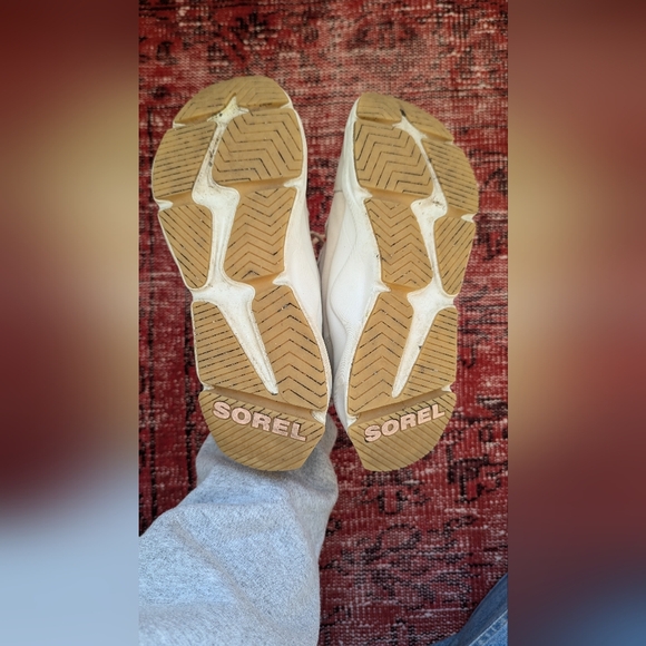 Sorel Women's Kinetic RNEGD Caribou Boot in the color Chalk/Canoe Size 8 - Picture 8 of 8